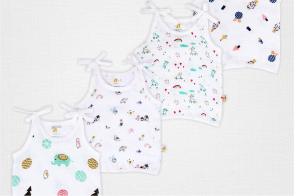 You are currently viewing How to Choose the Best Baby Clothes for Sensitive Skin: Why Muslin Cotton is Ideal