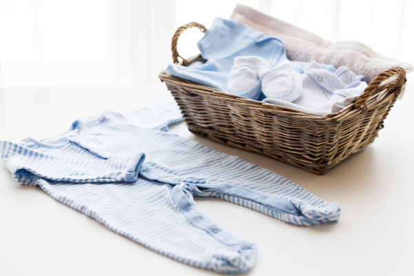 You are currently viewing Preparing for Your Baby’s Arrival: Essential Newborn Clothing Checklist